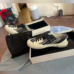 Givenchy sneakers light blue